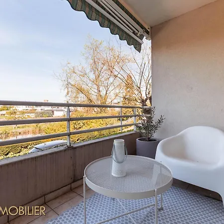 L Apartment